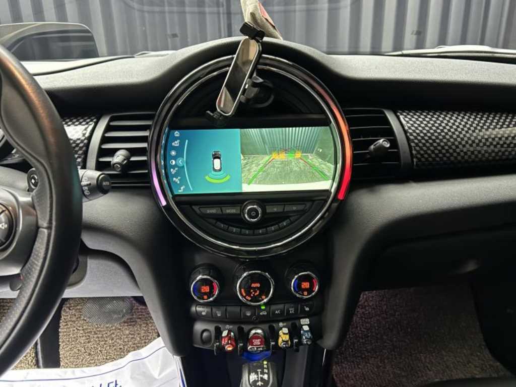 Mini Cooper — photo 10