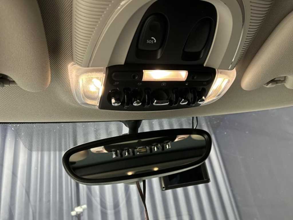 Mini Cooper — photo 12