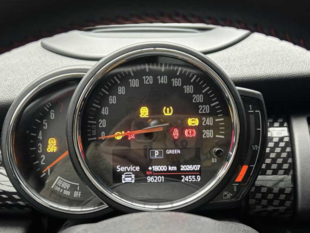 Mini Cooper — photo 16