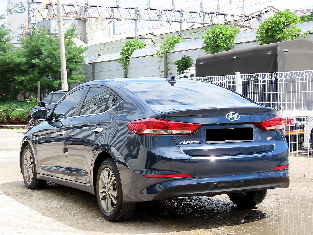 Hyundai Avante — photo 03