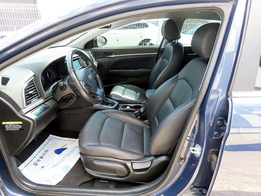 Hyundai Avante — photo 05