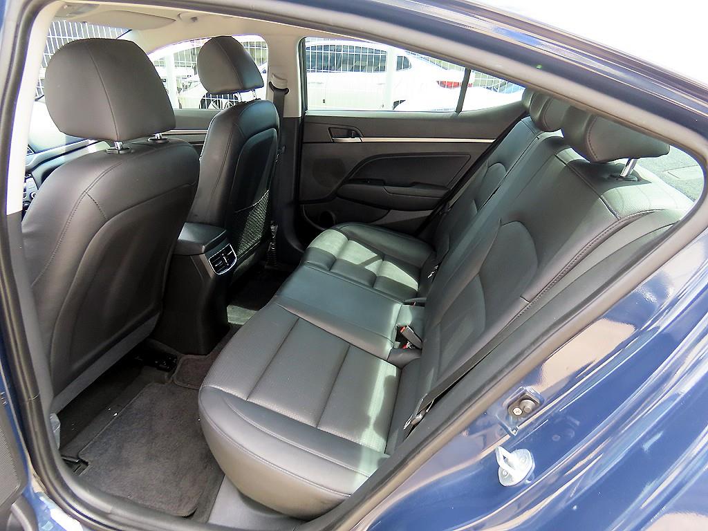 Hyundai Avante — photo 06