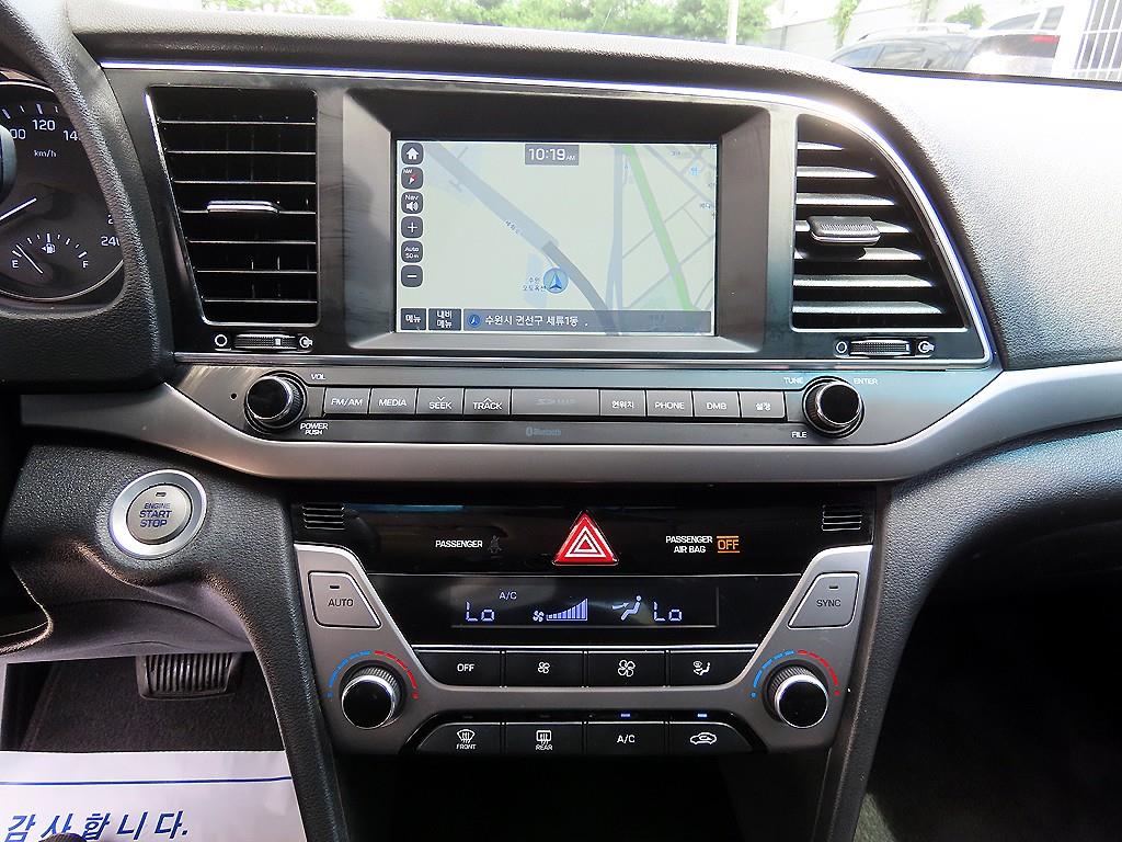 Hyundai Avante — photo 13