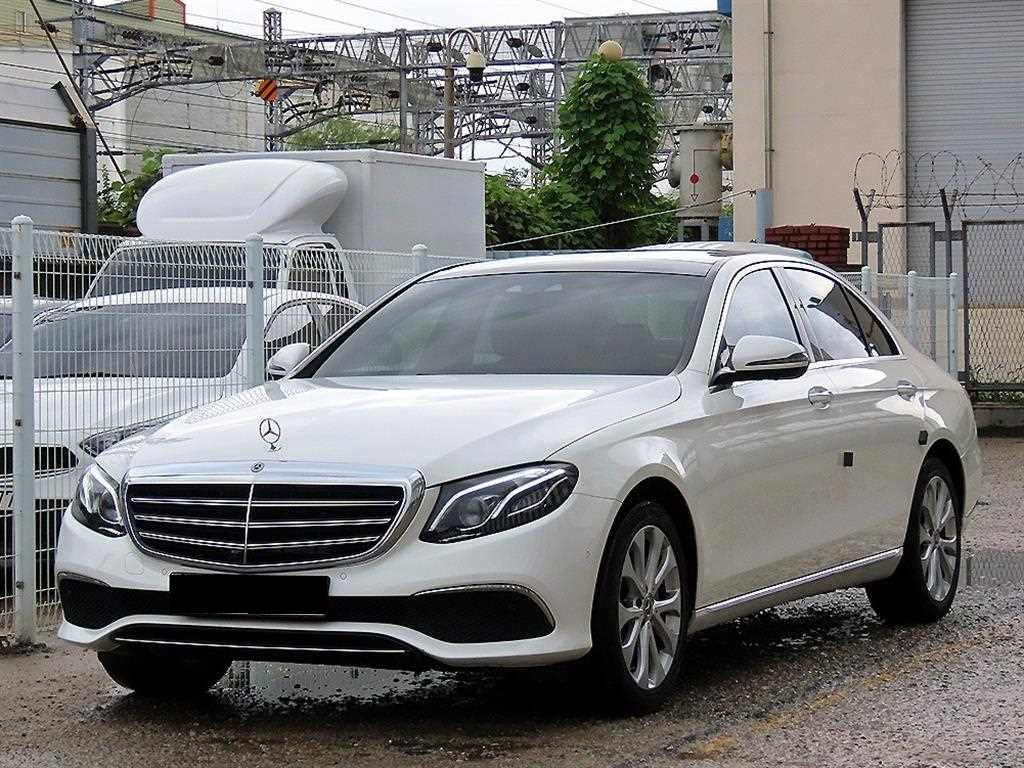 Mercedes-Benz E-Class — photo 02