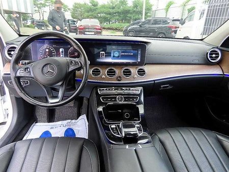 Mercedes-Benz E-Class — photo 07