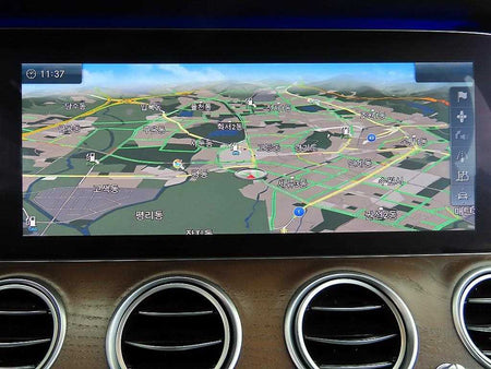 Mercedes-Benz E-Class — photo 14
