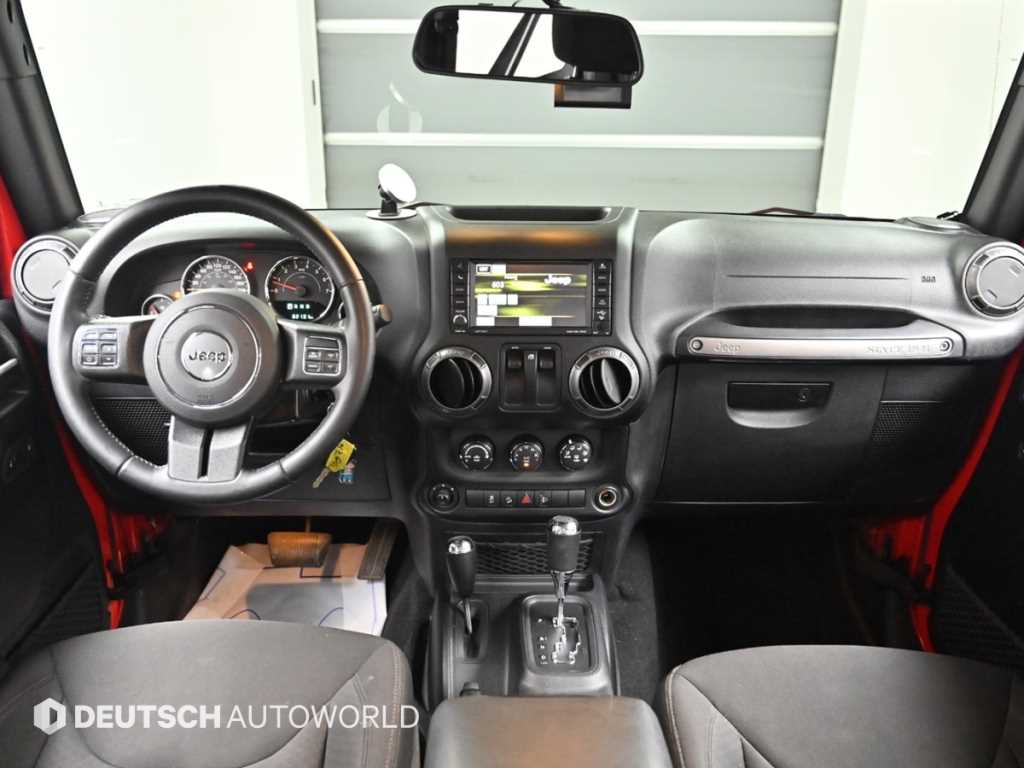 Jeep Wrangler — photo 07