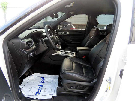 Ford Explorer — photo 05