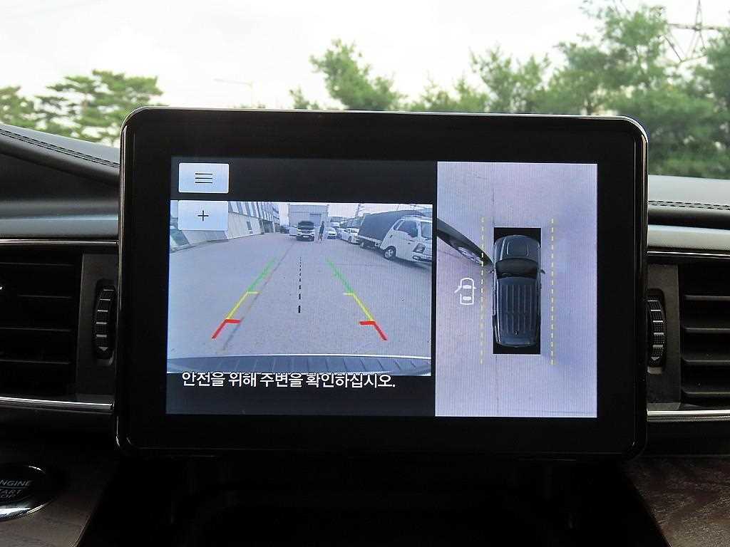 Ford Explorer — photo 13