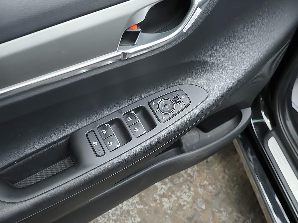 Hyundai Grandeur — photo 15