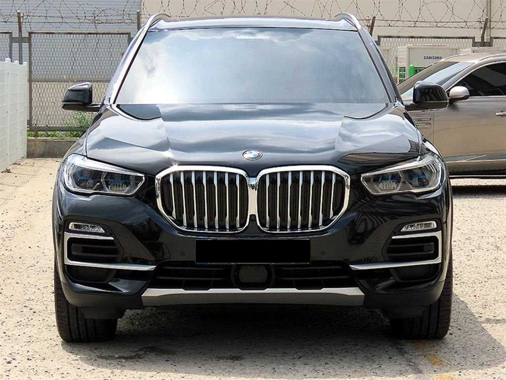 BMW X5 — photo 01