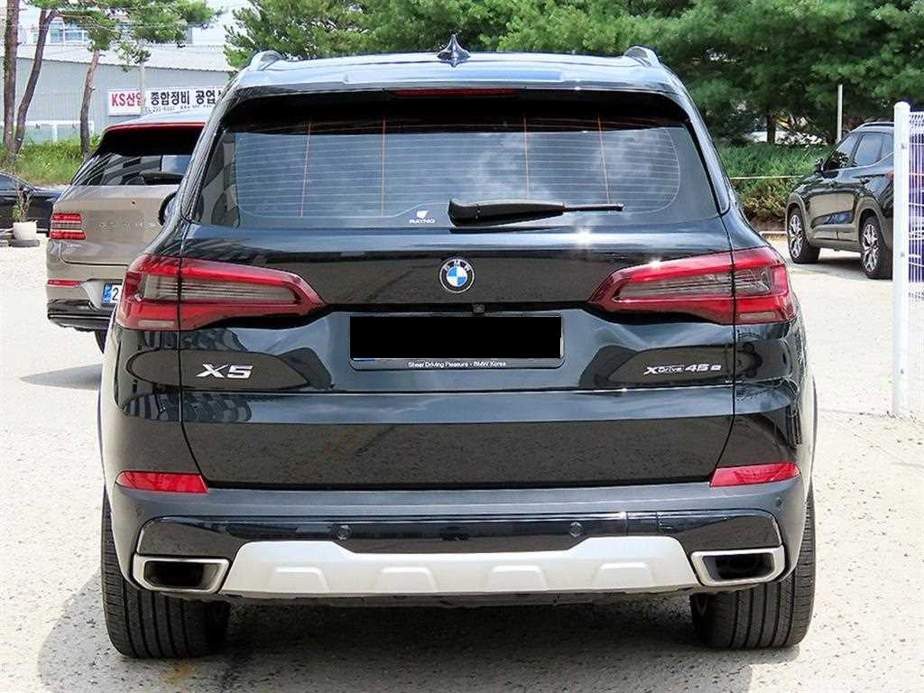 BMW X5 — photo 04