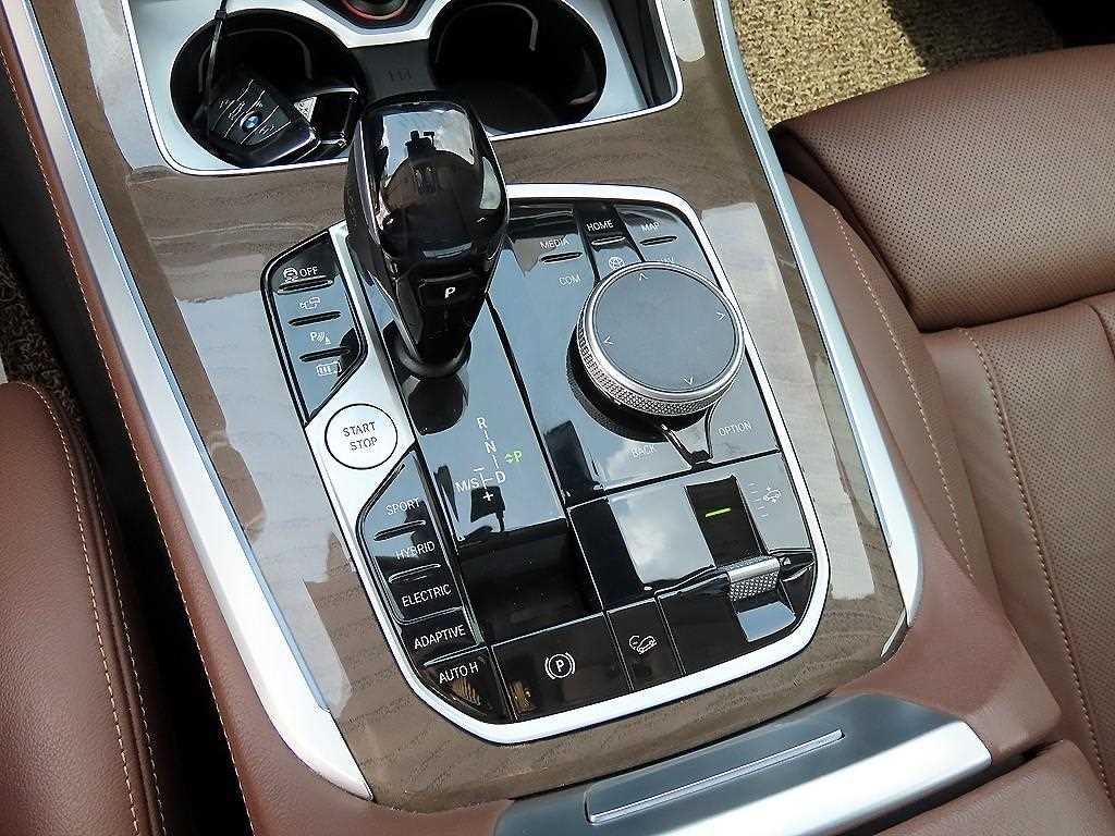 BMW X5 — photo 11