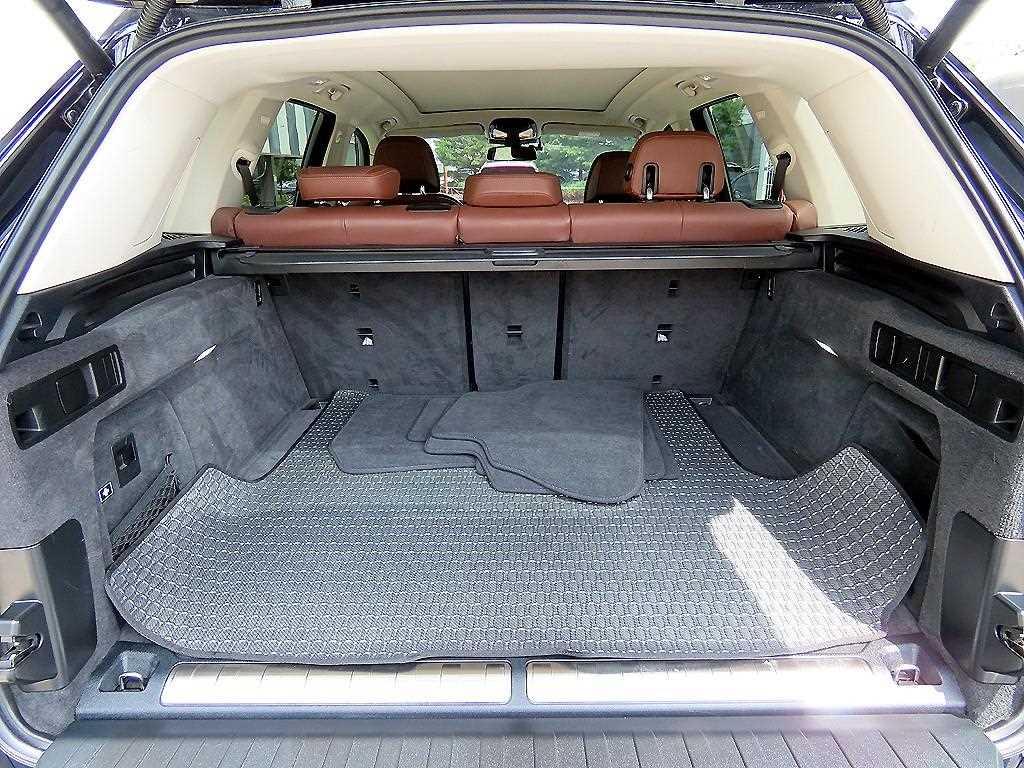 BMW X5 — photo 17