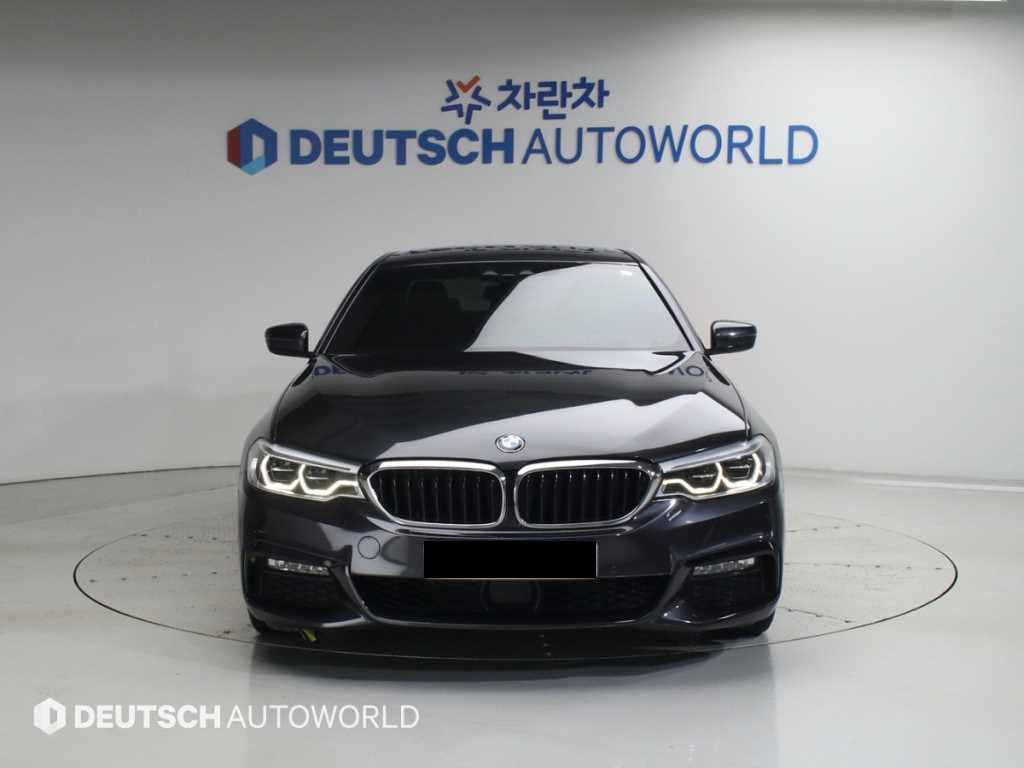 BMW 5-Series — photo 03