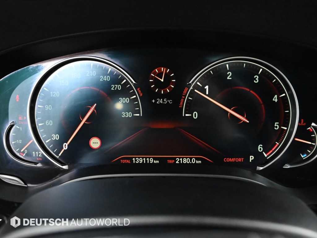 BMW 5-Series — photo 08