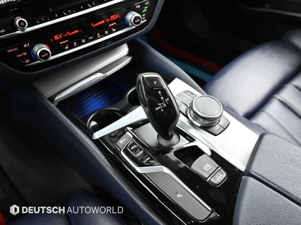 BMW 5-Series — photo 09