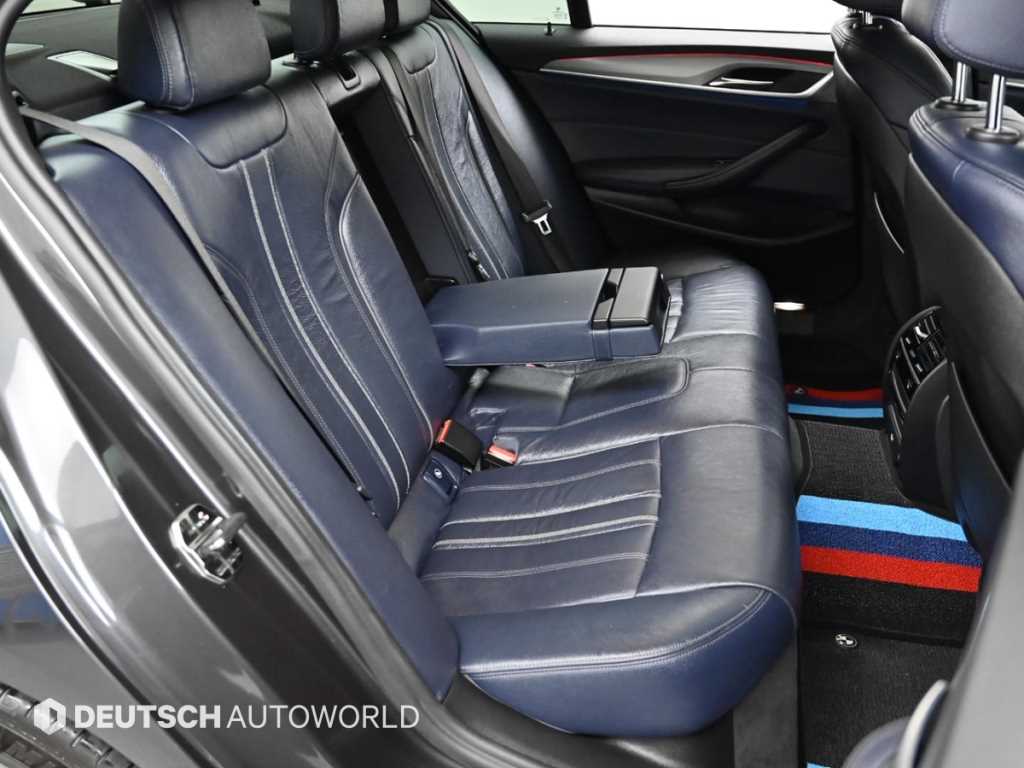 BMW 5-Series — photo 12