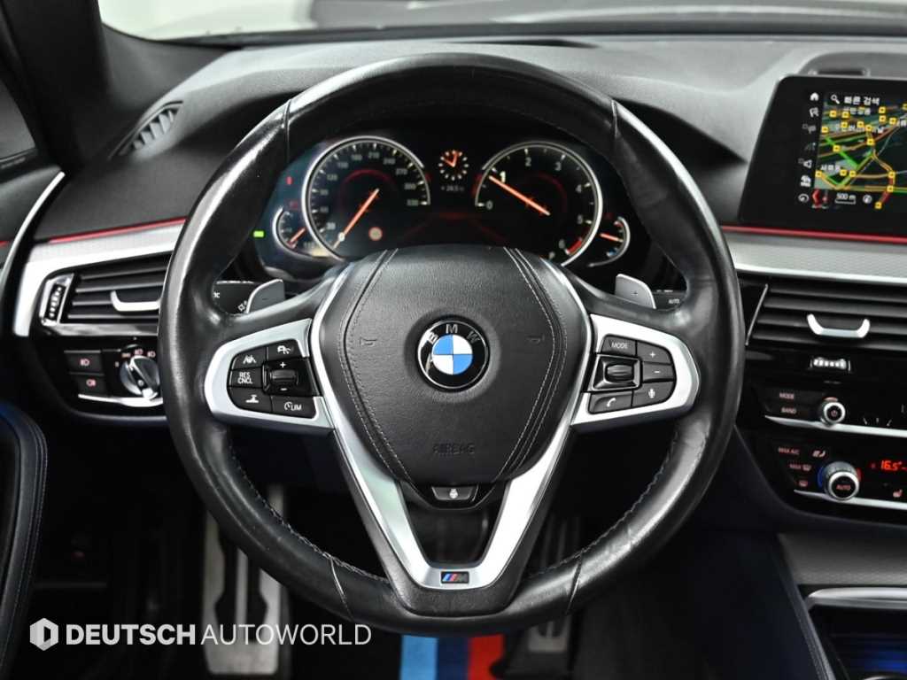 BMW 5-Series — photo 13