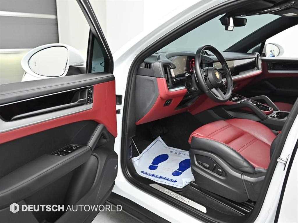Porsche Cayenne — photo 11