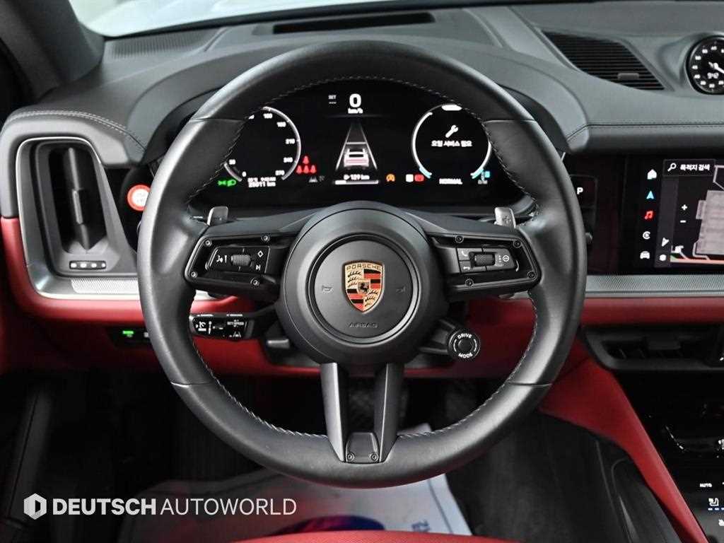 Porsche Cayenne — photo 13