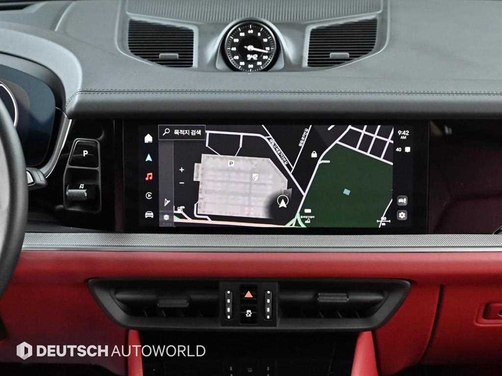 Porsche Cayenne — photo 14