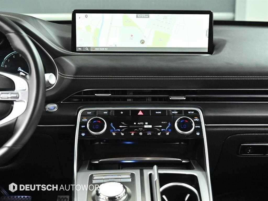Genesis GV80 — photo 14