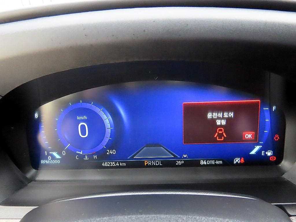 Ford Explorer — photo 09