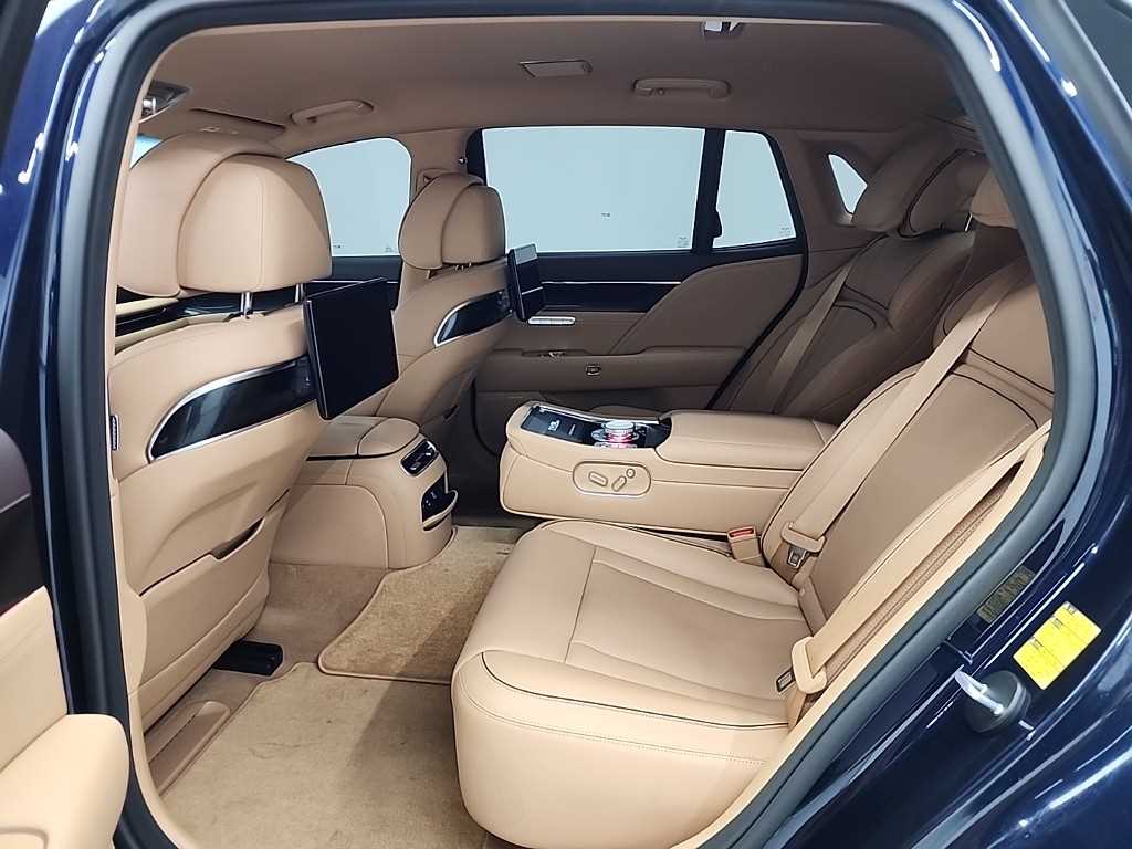 Genesis G90 — photo 12