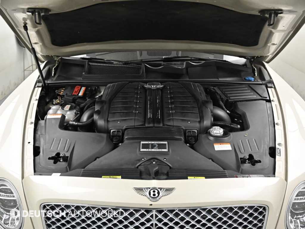 Bentley Bentayga — photo 06