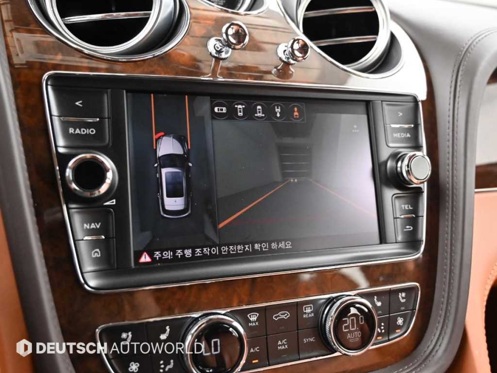 Bentley Bentayga — photo 15
