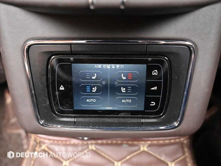 Bentley Bentayga — photo 16