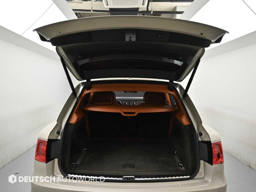 Bentley Bentayga — photo 20