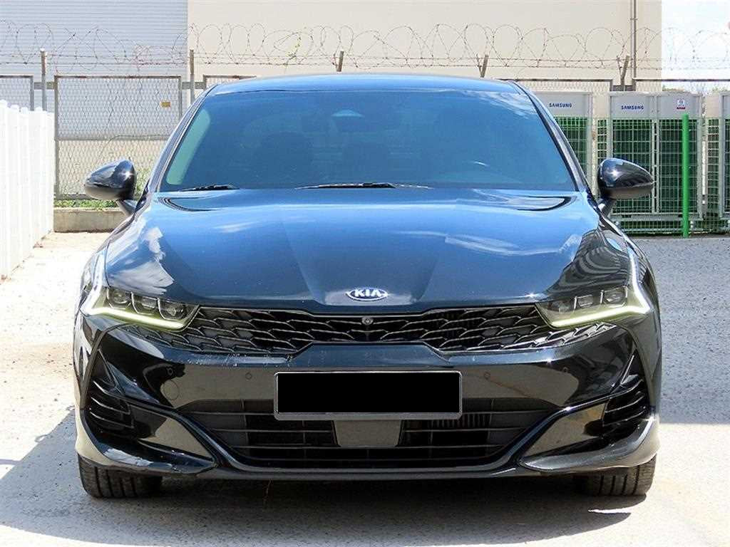 Kia K5 — photo 01