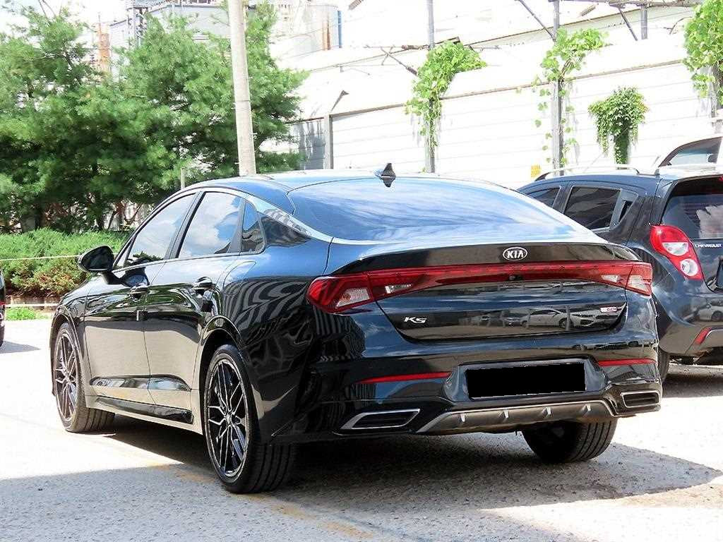 Kia K5 — photo 03