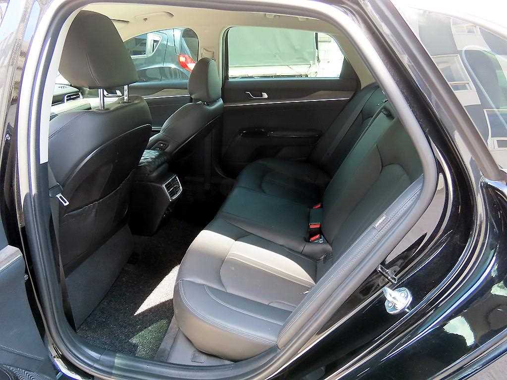 Kia K5 — photo 06