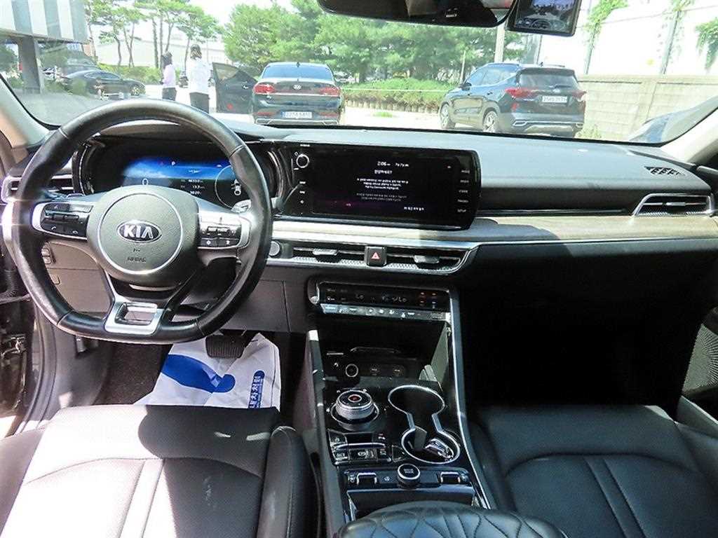 Kia K5 — photo 07
