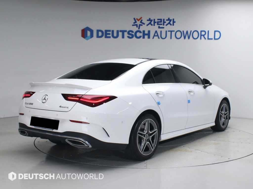 Mercedes-Benz CLA-Class — photo 02