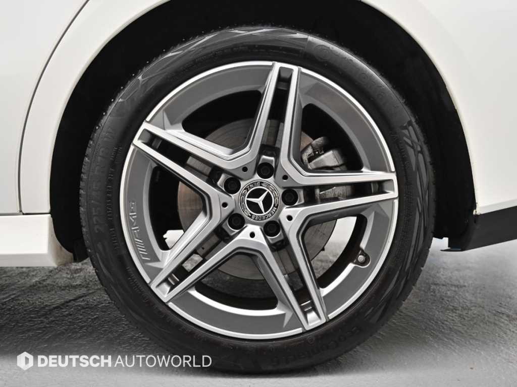 Mercedes-Benz CLA-Class — photo 05