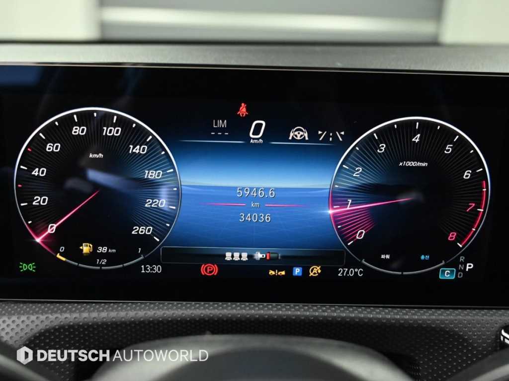 Mercedes-Benz CLA-Class — photo 08