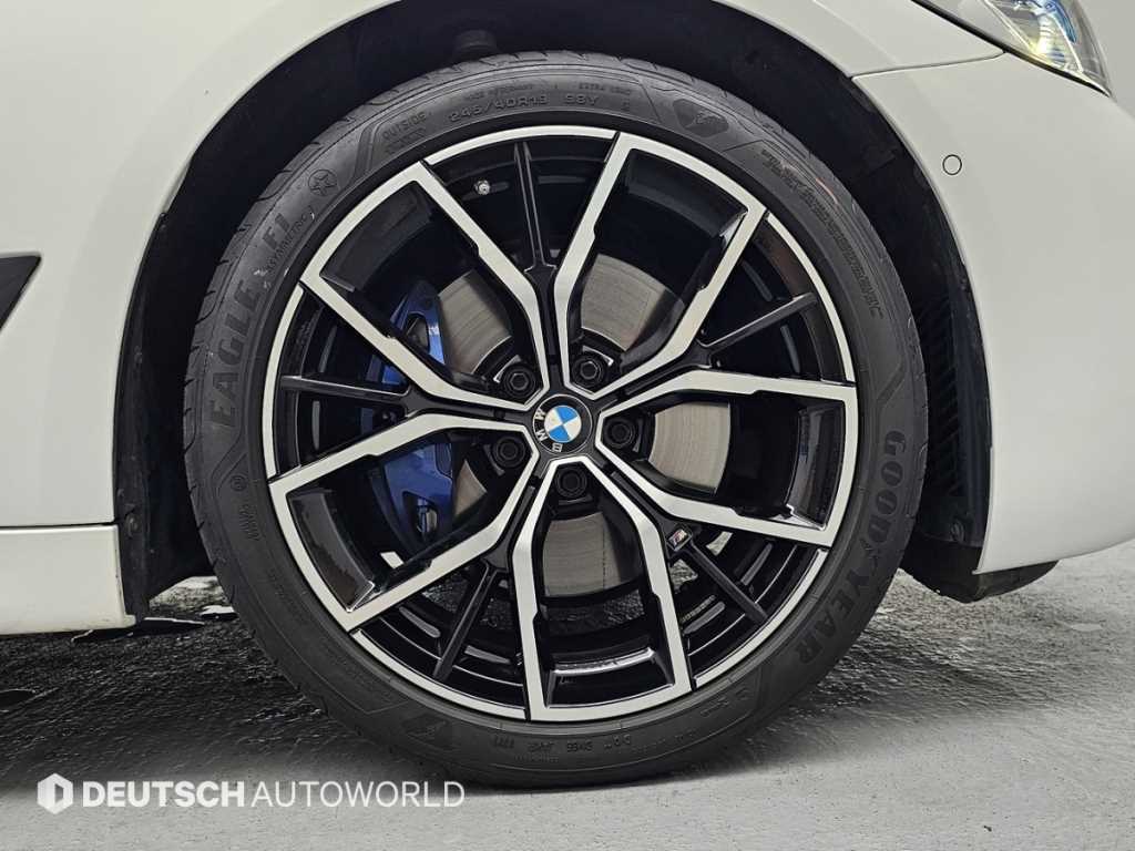 BMW 5-Series — photo 05
