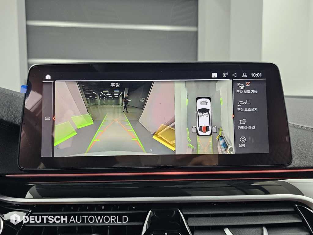 BMW 5-Series — photo 15