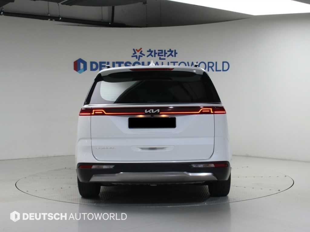 Kia Carnival — photo 04