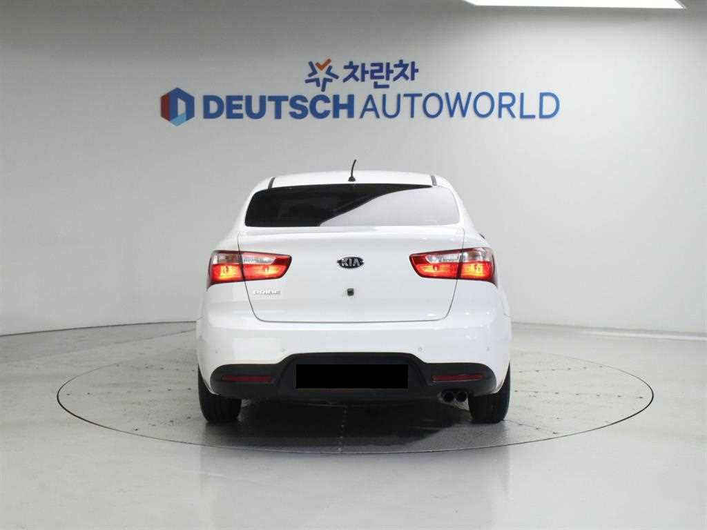 Kia pride — photo 04