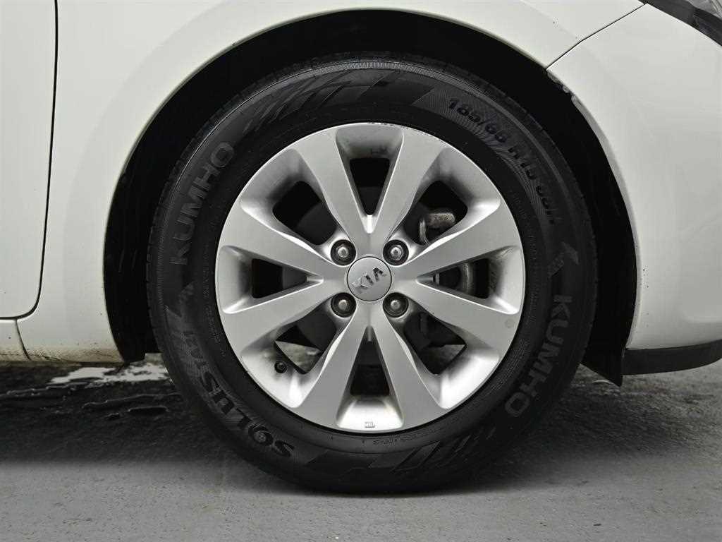 Kia pride — photo 05