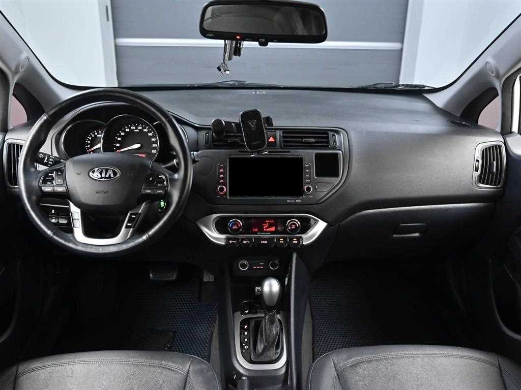 Kia pride — photo 07