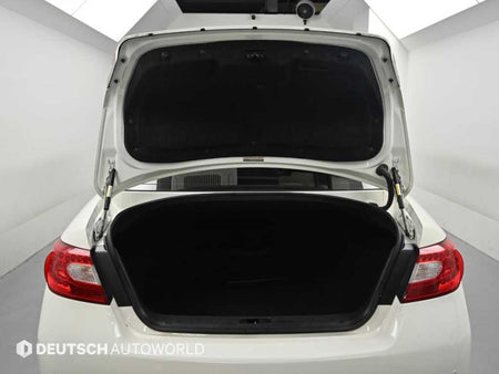 Infiniti M — photo 19