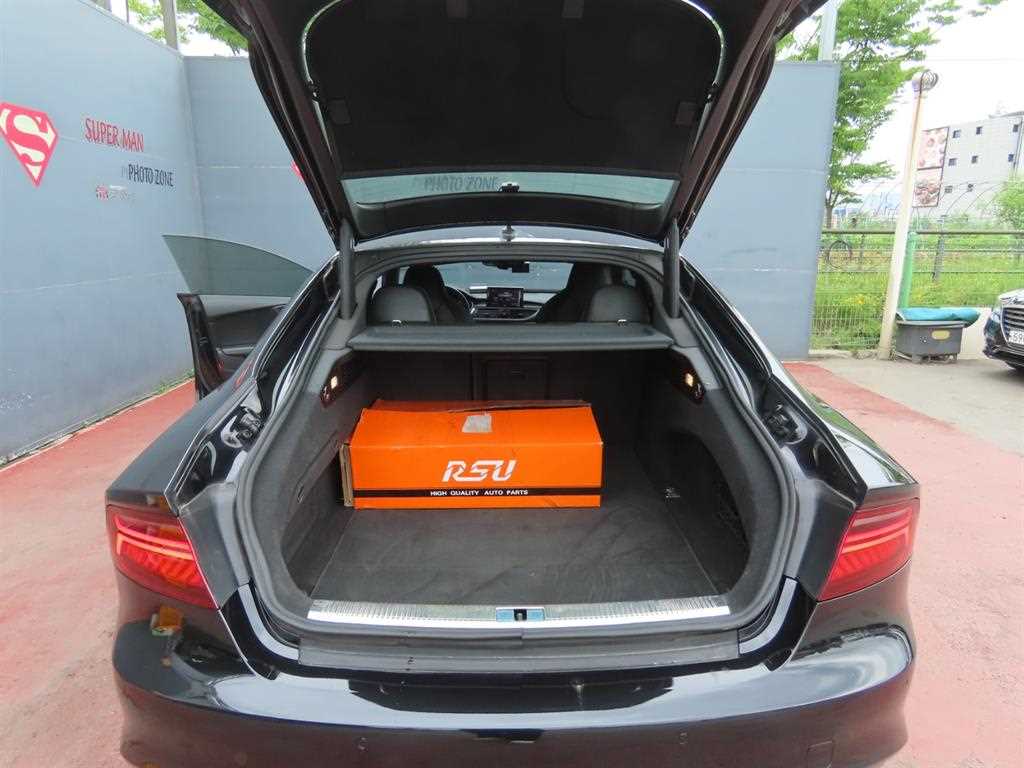 Audi S7 — photo 05
