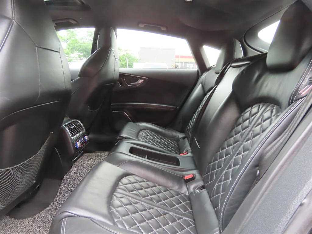 Audi S7 — photo 06