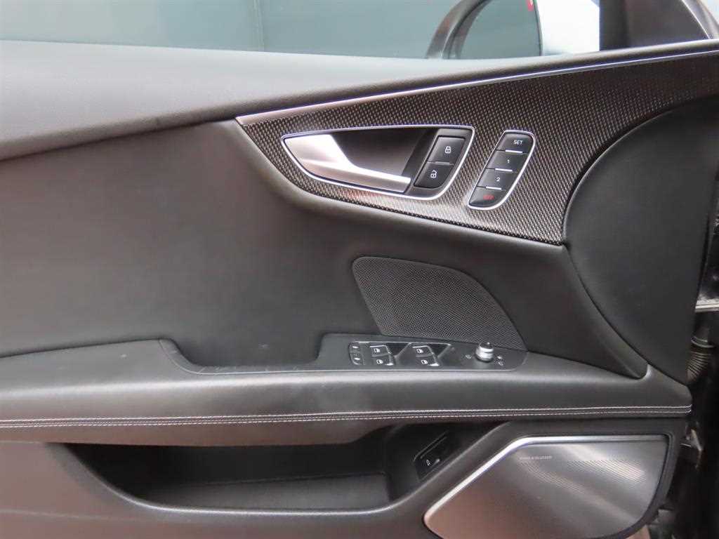 Audi S7 — photo 13